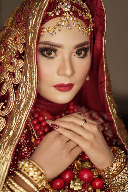 亚洲美丽的印度新娘的画像新娘脸女性