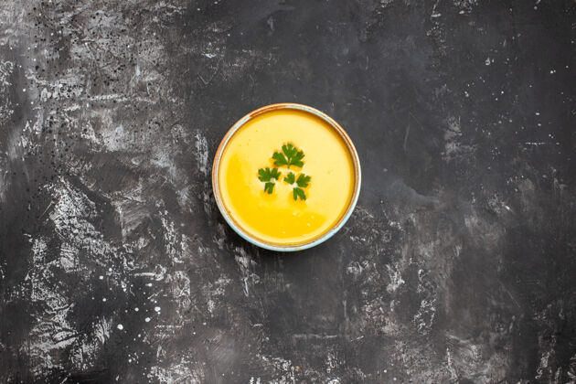食谱碗里美味南瓜汤的俯视图顺滑美味南瓜汤