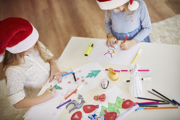 艺术家可爱的孩子们画的漂亮的画马克笔创意传统