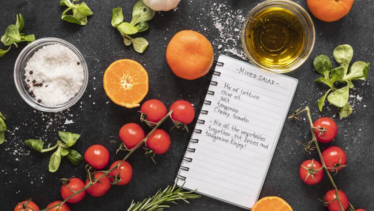 美食平铺的食物配料与食谱和蔬菜烹饪食物笔记本