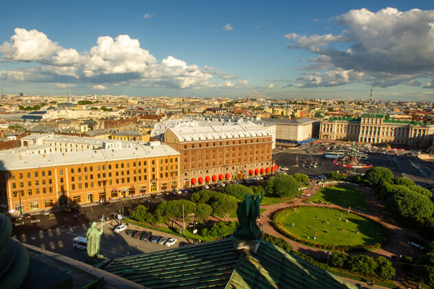 俄罗斯圣彼得堡市中心一座旧建筑的正面高遗产城市