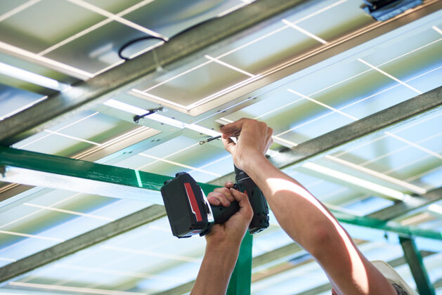 专业安装独立太阳能光伏板系统能源更新使用