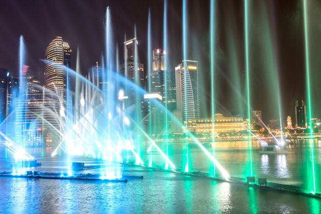 激光新加坡滨海湾金沙附近的喷泉夜间激光秀亚洲水海湾