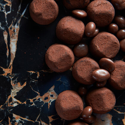 饼干巧克力松露糖果特写大理石表面特写可可邦邦
