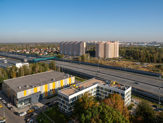 组团莫斯科市郊城区 秋天鸟瞰房屋系列房地产