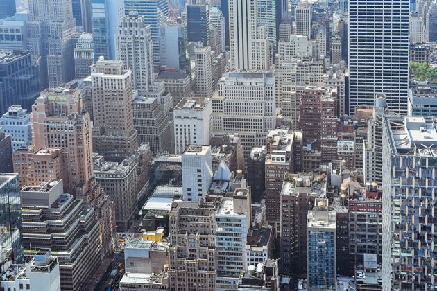 纽约在阳光明媚的日子里鸟瞰纽约市拥挤的建筑物建筑概念 拥挤的城市和公寓租赁纽约 美国建筑金融屋顶