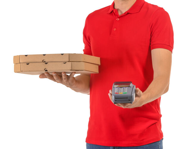 提供拿着披萨盒和银行终端的男人白色食物送货服务快餐工人交易