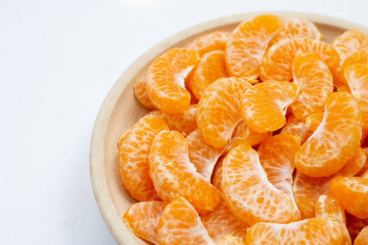 组白色上的橙色部分新鲜最小自然