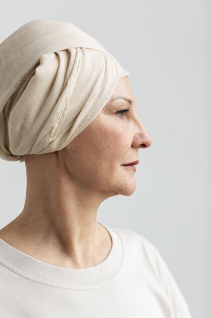 秃头皮肤癌中年妇女画像女人癌症疾病