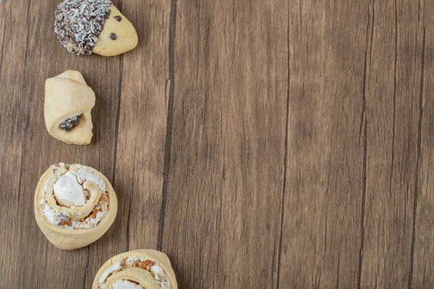 糕点各种饼干站在木头上甜点美味精致