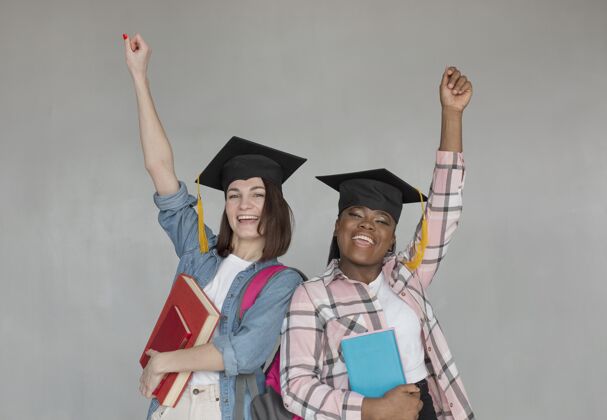 教育戴毕业帽的中枪女人学习中景大学