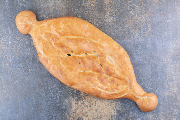美味美味的坦杜里面包陈列在大理石表面膳食包面包