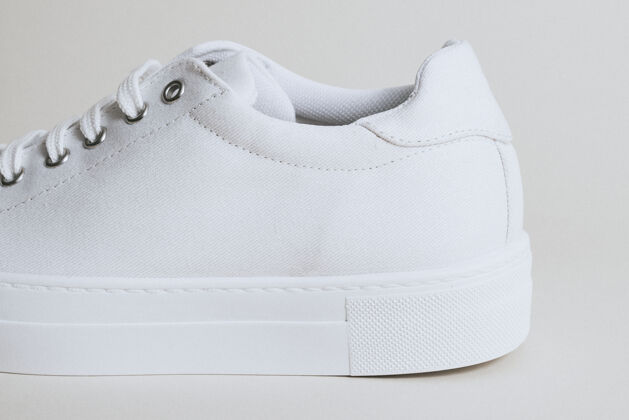 最小白色女式帆布运动鞋产品服装白色运动鞋