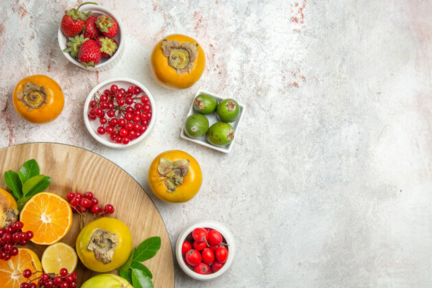 一餐顶视图水果组成不同的水果在白色的桌子上水果组成食物盘子