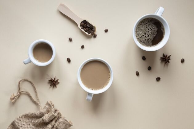 咖啡俯瞰桌上的咖啡杯顶视图咖啡香味勺子