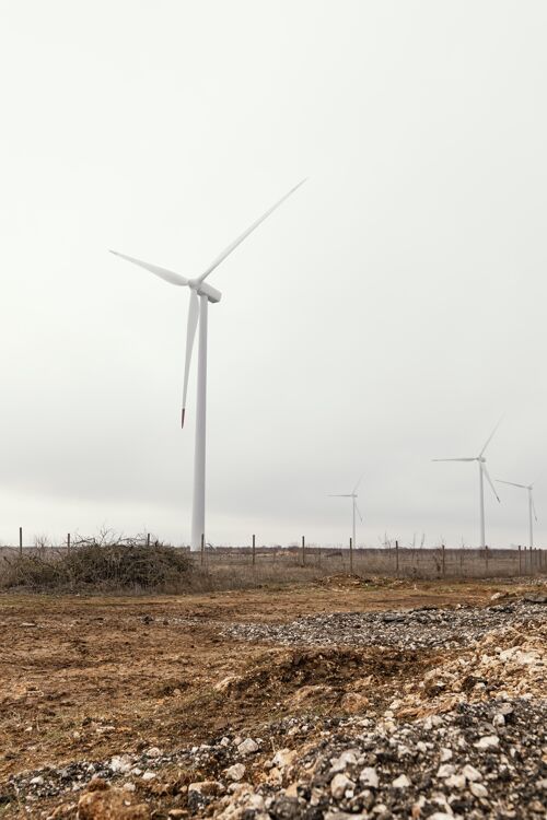 复制空间风力涡轮机在野外发电绿色能源可再生能源垂直