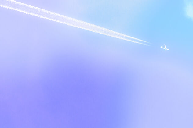 多彩美丽的艺术天空 五彩缤纷的云彩飞行云景飞机