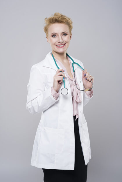 医护人员这个医生可以帮助所有人女医生制服医疗职业