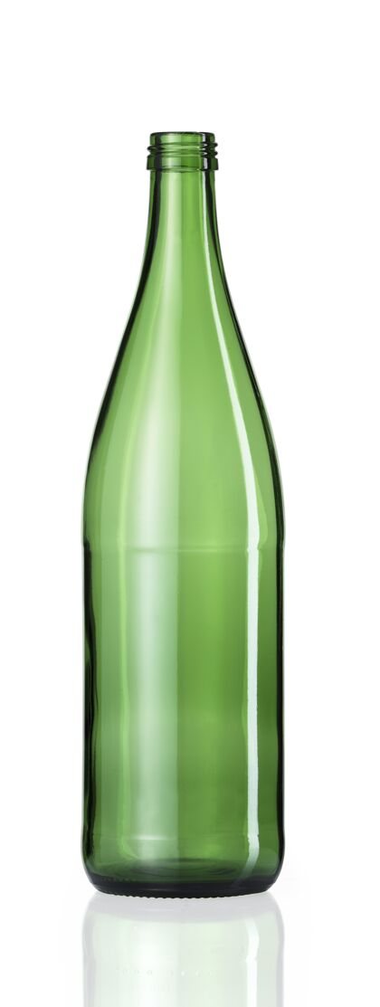 玻璃一个空的绿色玻璃瓶与下面的反射垂直拍摄透明垂直酒精