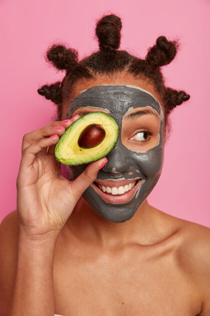 卫生用面罩贴近年轻美女水果生活方式快乐