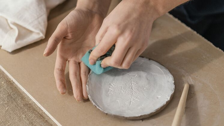 水平把手收起来清洗盘子生活方式工匠艺术家