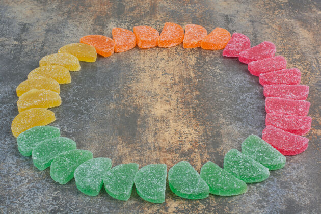 五颜六色一些大理石背景上的果酱糖高品质的照片水果美味果冻