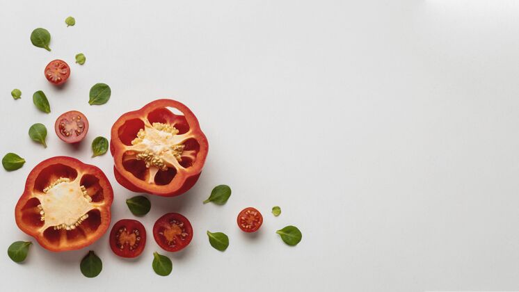 养生顶视图的甜椒与西红柿和复制空间平面图健康素食主义者
