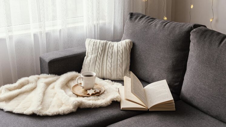 活动喝茶看书放松一下静物阅读房子