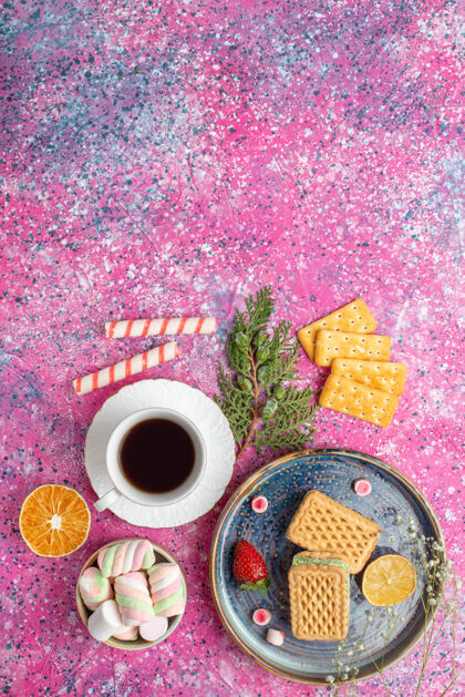 早餐咖啡杯 饼干三明治 饼干和棉花糖的俯视图马赛克派饼干