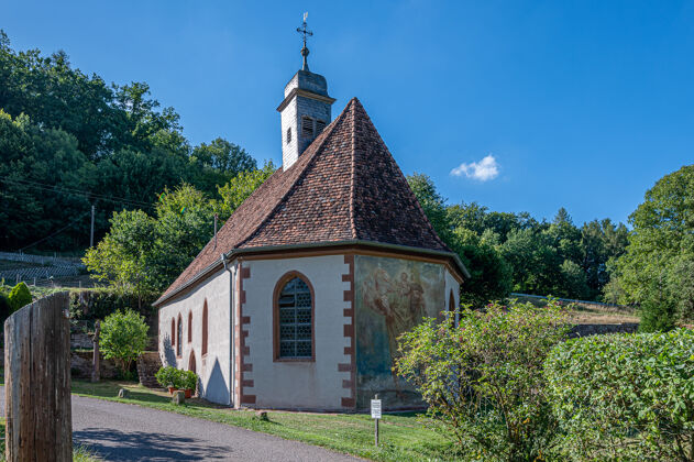 欧洲阿莫斯布伦是阿莫巴赫镇的一个小教堂教堂窗户教堂塔