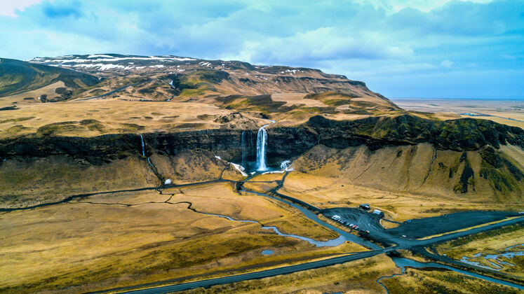 暴露塞尔贾兰兹瀑布鸟瞰图 冰岛美丽的瀑布期间运动南方