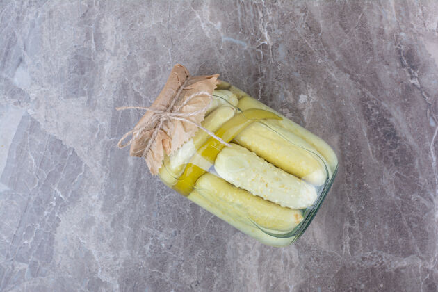 酸的自制的玻璃罐发酵黄瓜泡菜黄瓜发酵