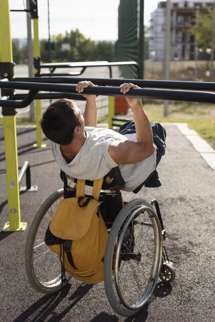 残疾人全速残疾人做运动生活方式概念健康