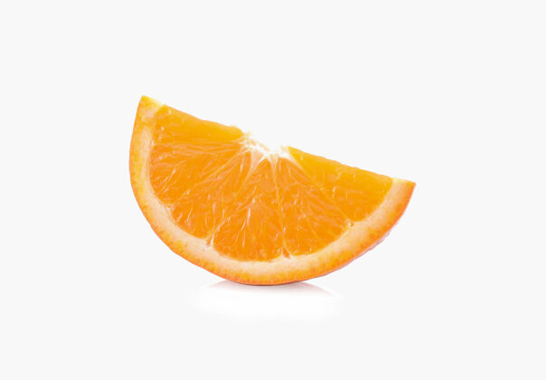 节橘子片隔离在白色上切割果汁异国情调
